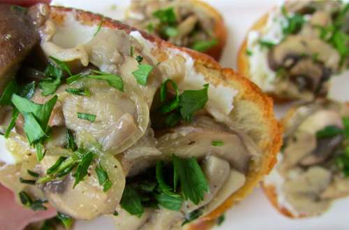 Makes me hungry - hope my second harvest of oyster mushrooms is as wonderful as the first!